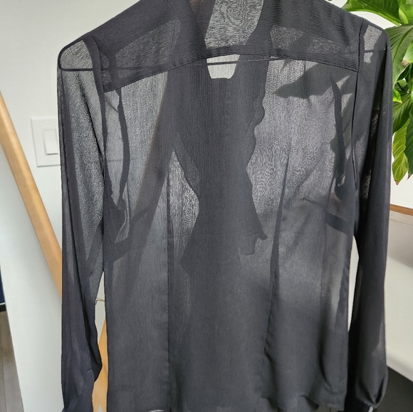 The limited satin translucent blouse - Picture 7 of 8